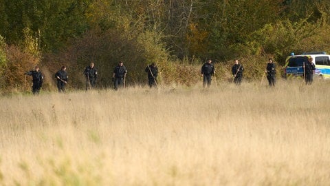 Die Polizei hatte nach dem Leichenfund am Rodder Maar zwei Tatverdächtige festgenommen. Jetzt startet der Prozess.