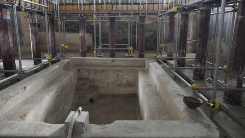 Dieser Pool im entdeckten Luxusbad einer Privatvilla in Pompeji ist so groß, dass 20 bis 30 Menschen darin baden konnten.