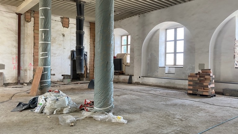 Blick in den ersten Stock im denkmalgeschützten Gebäude am Florinsmarkt: Hier sollen einige Boarding-Appartments entstehen. 