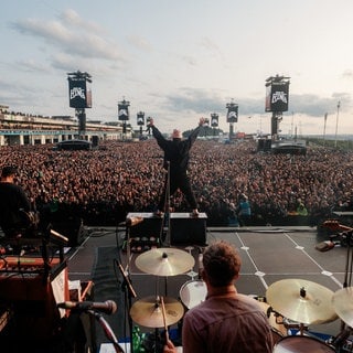 Rock am Ring 2025 - gute Stimmung vor der Hauptbühne beim Festival am Nürburgring