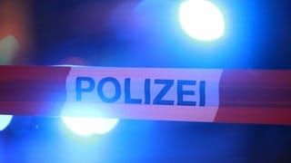 Ein Jugendlicher ist am Wochenende in Pirmasens von einem Transporter erfasst und schwer verletzt worden (Symbolbild)