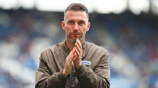 Christian Eichner vom KSC klatscht in die Hände