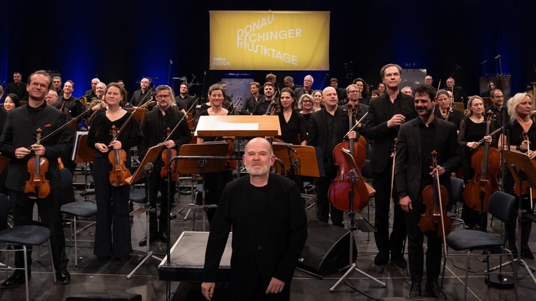 Das SWR Symphonieorchester mit Chefdirigent François-Xavier Roth bei den Donaueschinger Musiktagen 2025