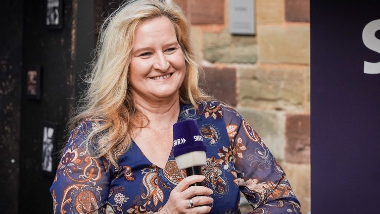 Constanze Müller (Theaterleiterin STAGE Theater Stuttgart) beim Weindorf-Treff 2026