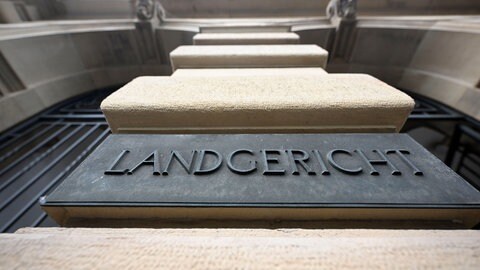 Außenaufnahme des Landgerichts Karlsruhe.