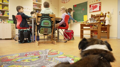 Die Kinder der Therapiegruppe "Lummerland" beim Unterricht