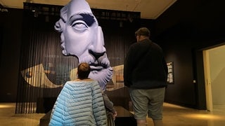Barrierefrei durch die Marc Aurel-Ausstellung: Wir machen wir den Praxistest.