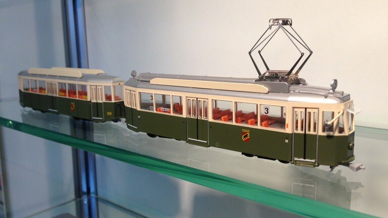 Navemo: Vierachsige Standard Straßenbahn in der Schweiz, Epoche drei mit Anhänger