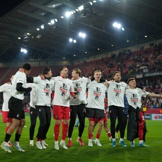 Der SC Freiburg feiert den Einzug ins Europa-League-Finale