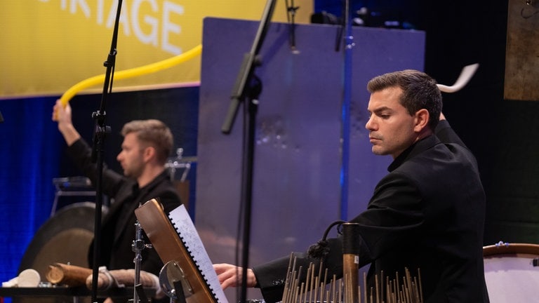 Schlagzeuger des SWR Symphonieorchesters in Aktion