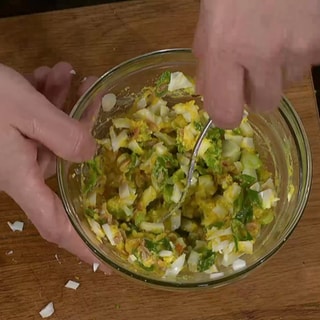 Salat wird zubereitet