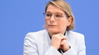 Die rheinland-pfälzische Bildungsministerin Stefanie Hubig (SPD) - hier bei der Bundespressekonferenz am 20. Januar - wird neue Bundesjustizministerin.  