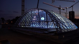 Das enthüllte, erste Eingangsportal des künftigen Hauptbahnhofs von Stuttgart21