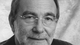 Heinz Recht bei einem Fototermin. Der Erfinder der SWR-Serie "Die Fallers" ist tot: Heinz Recht starb am Montag, den 19.5.2025 im Alter von 86 Jahren.
