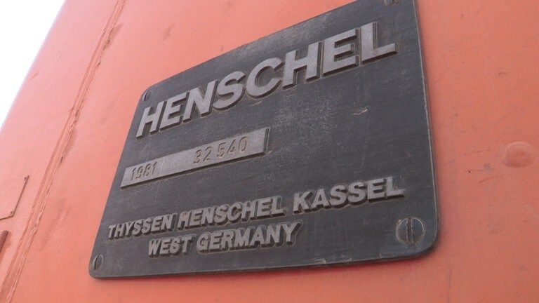 Von 40 in den 70er und 80er Jahren gekauften Henschellokomotiven sind wegen Ersatzteilmangel nur noch zehn einsatzfähig.