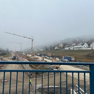 Eine Baustelle auf der A8. Jahrelang wurde nicht genug in die Brücken und Schulen in BW investiert. Jetzt sind aufwendige Kontrollen und Ausbesserungsarbeiten nötig.