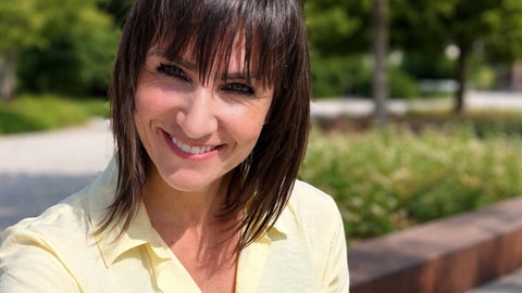 SWR-Reporterin Alexandra Dietz aus dem Studio in Kaiserslautern.