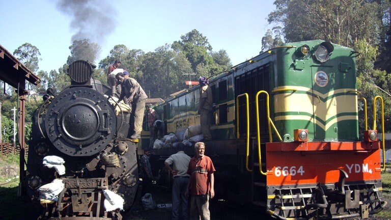 Dampflokalltag in Indien