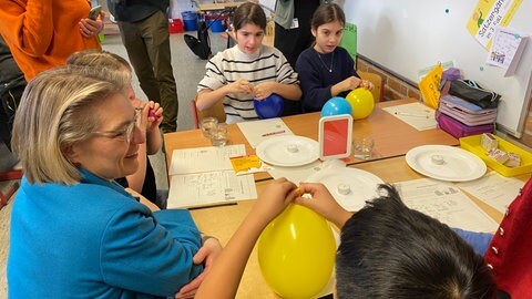 BASF unterstützt Schulen weiterhin in MINT-Fächern