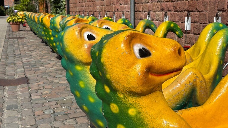 Dinowagen in der Gartenschau Kaiserslautern. 