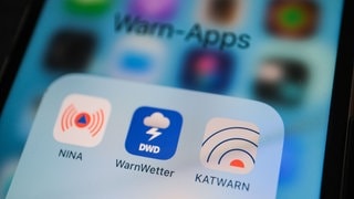 Drei Apps für mehr Wetter-Überblick: Mit NINA, WarnWetter oder Katwarn kann man ortsgenaue Unwetterwarnungen empfangen.