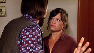 Eva wird von Constantin bedrängt