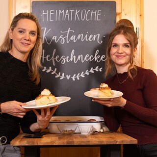 Susanne Nett backt mit Julia Feith Kastanien-Hefeschnecken.