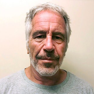 Dieses vom New Yorker Sexualstraftäterregister bereitgestellte Foto zeigt Jeffrey Epstein am 28. März 2017.