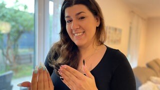 Anela Mucic ist Weltmeisterin im Nageldesign, sie macht aus Fingernägeln kleine aber aufwendige Kunstwerke