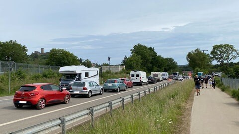 Die Abreise muss bis Montag um 12:00 Uhr erledigt sein, dann schließen die Campingplätze.