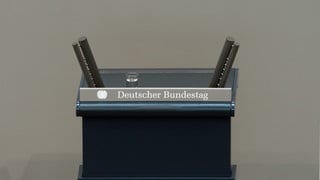 Resilienz unter Politikern: Auch am Rednerpult im Deutschen Bundestag wird oft von Resilienz gesprochen. Aber was ist gemeint?