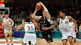 Basketball Spielszene zwischen Gladiators Trier und Braunschweig