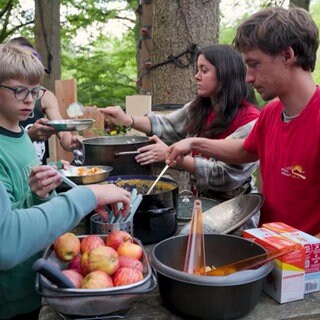 Kinder mit Betreuern