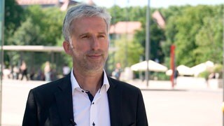 Porträt vom Tübinger Oberbürgermeister Boris Palmer. Er kritisiert das neue Rauchverbot.
