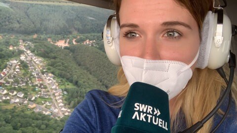 Andrea im Flugzeug