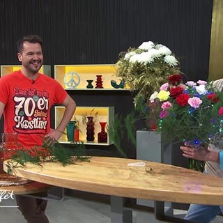 Weihnachtlicher Strauß mit Chrysanthemen
