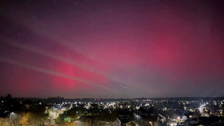 Polarlicht im Himmel über Bietigheim-Bissingen (Kreis Ludwigsburg)