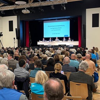 Bei einer Bürgerversammlung informierte die Stadt Baden-Baden über die Finanzsizuation