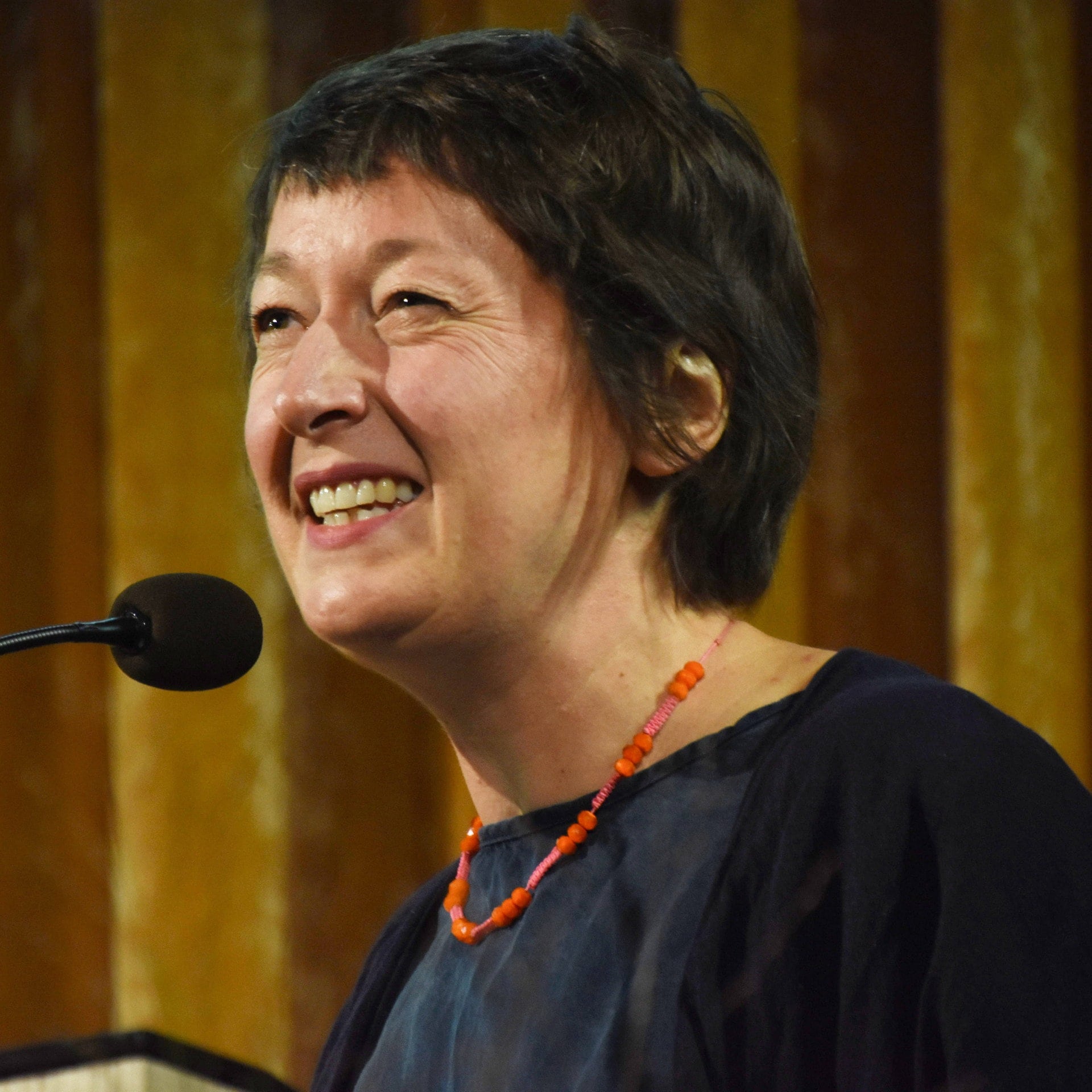 „Comic kann Türen öffnen“ – Barbara Yelin ist Deutschlands erste Professorin für Comics und Comicforschung episode artwork