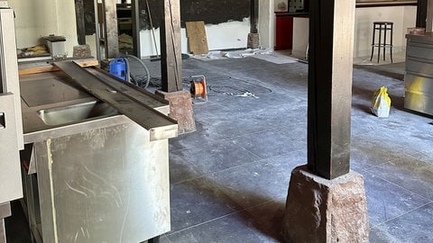 Im Zuschauerraum des Theater finden Sanierungsarbeiten statt. 