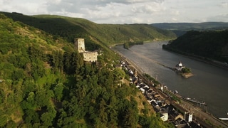 Die Burg Gutenfels liegt im Mittelrheintal bei Kaub.