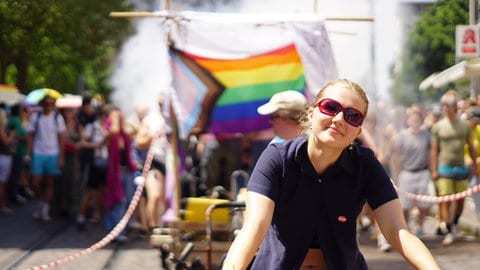 Tausende feiern CSD in der Freiburger Innenstadt