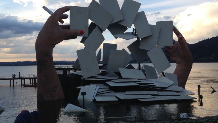 So sahen Bühnenbilder auf der Seebühne der Bregenzer Festspiele aus.