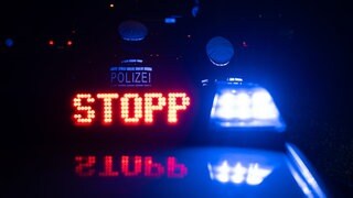 Von Weingarten bis Zwickau: Die Verfolgung eines Autodiebs endete mit Schüssen auf das gestohlene Fahrzeug (Symbolbild).