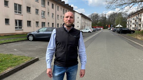 Johannes Kiefer ist Hausverwalter in vier Häusern am Oak Garden in Hoppstädten-Weiersbach.