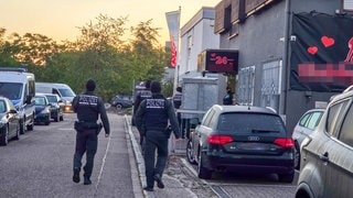 Einsatzkräfte der Polizei haben in Offenburg ein Bordell durchsucht. 