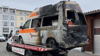 Bei dem Brand Mitte März auf dem Malteser-Gelände in Freiburg brannten vier solcher Rettungswagen ab. 