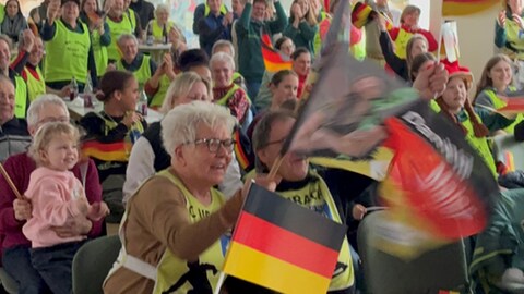 In Urach feiert die Gemeinde ausgelassen den Olympiasieg der Schwarzwälderin Daniela Maier.