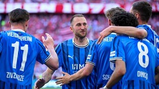 Der 1. FC Heidenheim jubelt beim FC Bayern München