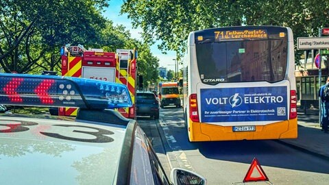 Bei einem Verkehrsunfall mit einem Linienbus sind in Mainz fünf Menschen verletzt worden.